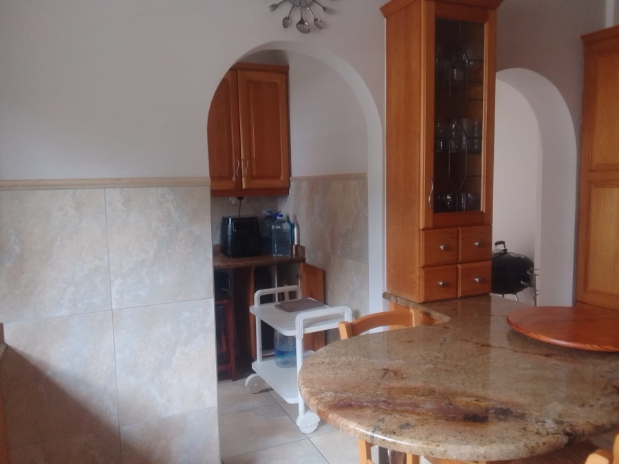 To Let 3 Bedroom Property for Rent in Selborne Eastern Cape